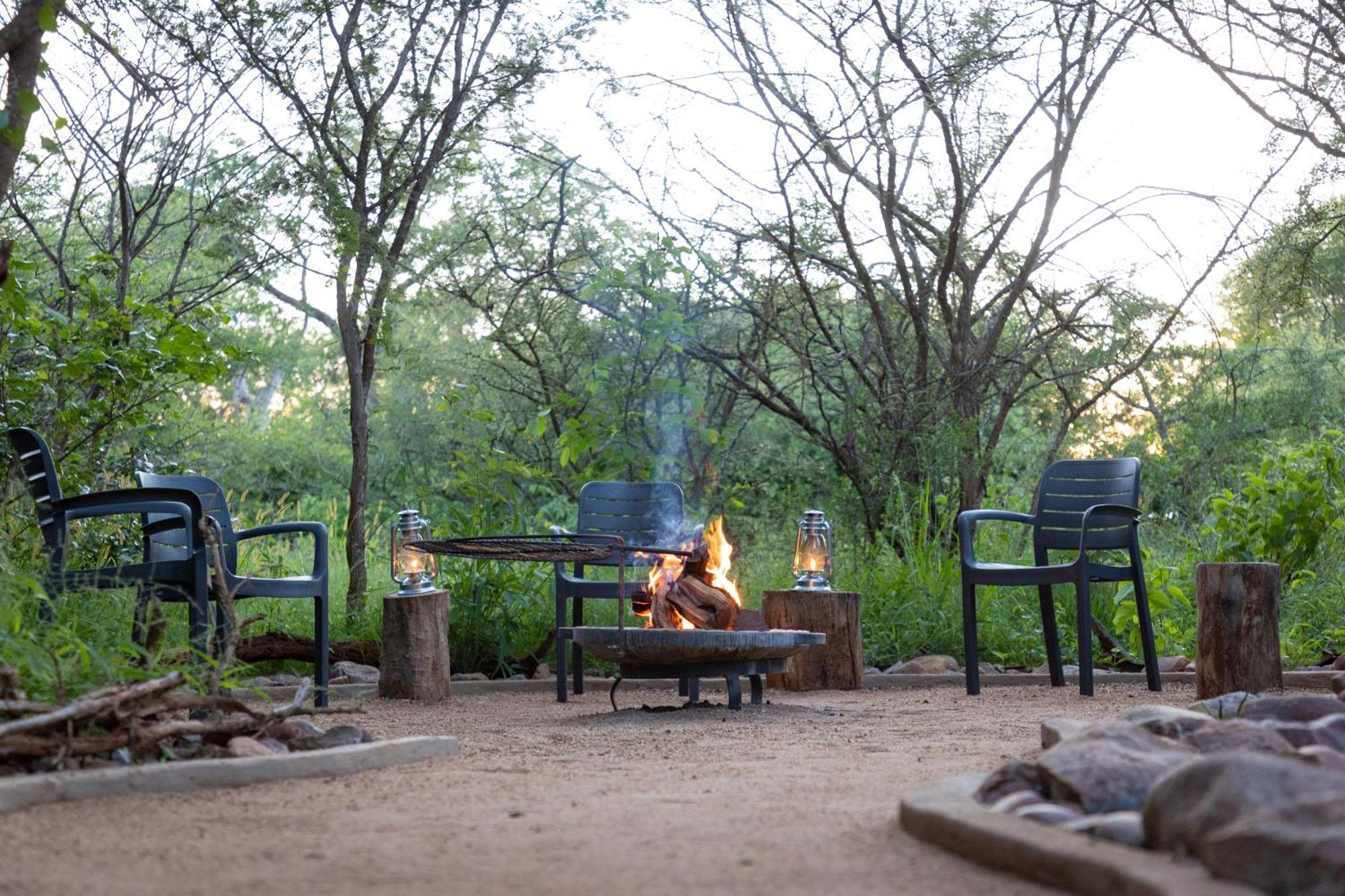 Wildheart Safari - Zesty Zebra Apartment โฮดสปรูท ภายนอก รูปภาพ
