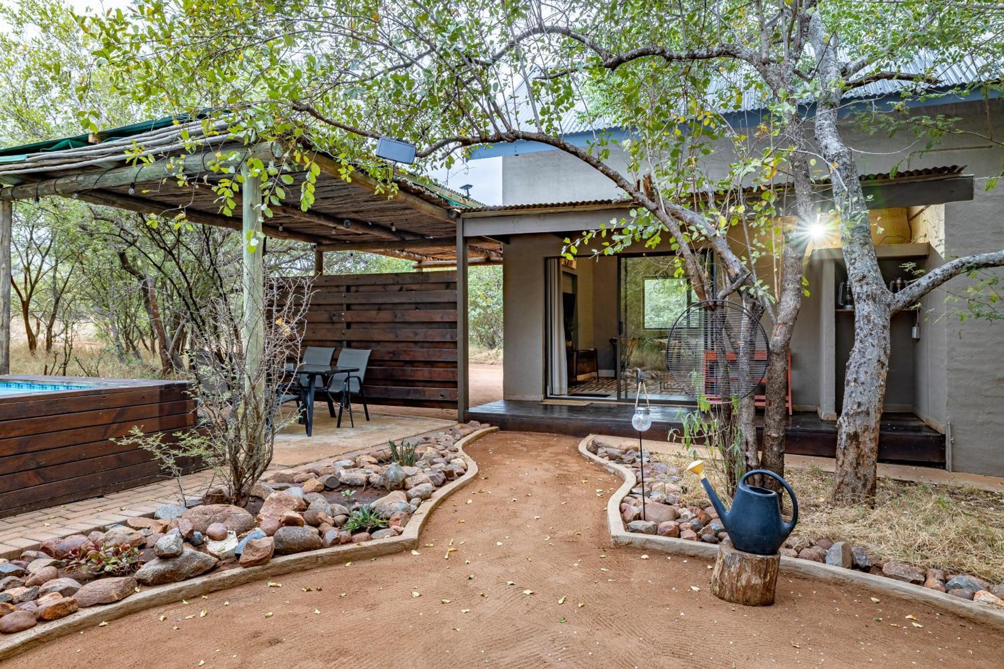 Wildheart Safari - Zesty Zebra Apartment โฮดสปรูท ภายนอก รูปภาพ