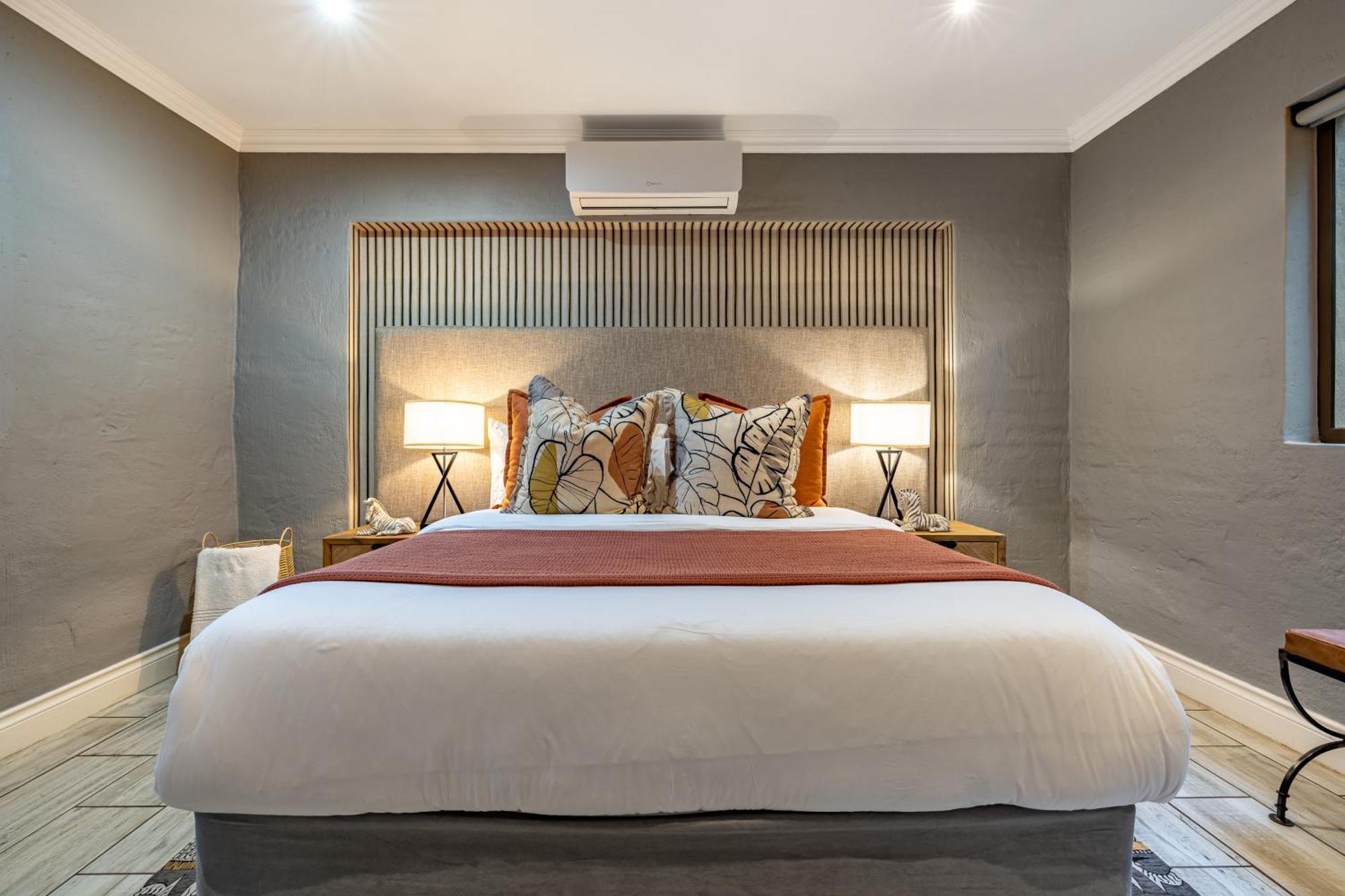 Wildheart Safari - Zesty Zebra Apartment โฮดสปรูท ภายนอก รูปภาพ